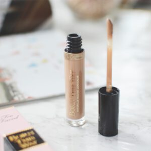 Ein Concealer, wie für die Verschönerung geschaffen – Born This Way von Too Faced