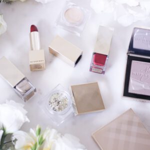 Neuheit von Burberry: Highlihter und Lippenstifte aus der Serie Festive